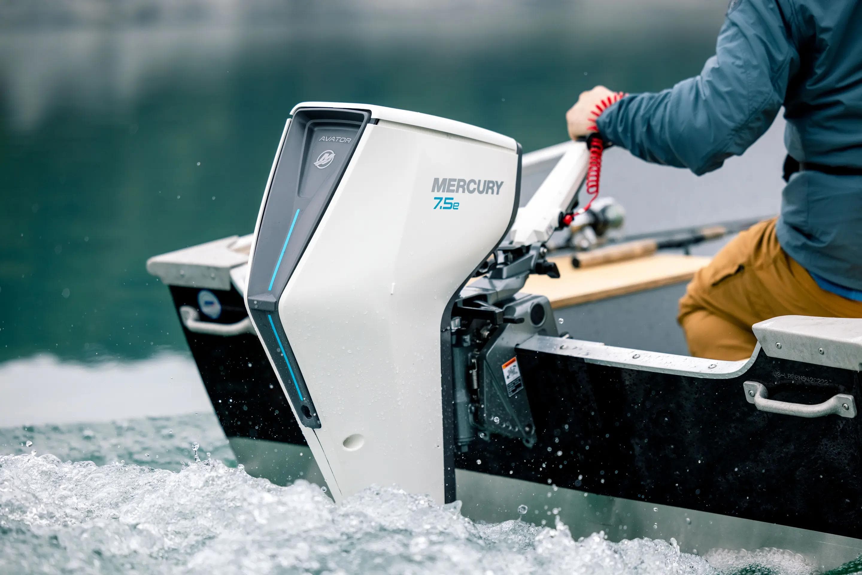 Image showcasing adjustable tiller of Mercury Avator 7.5e