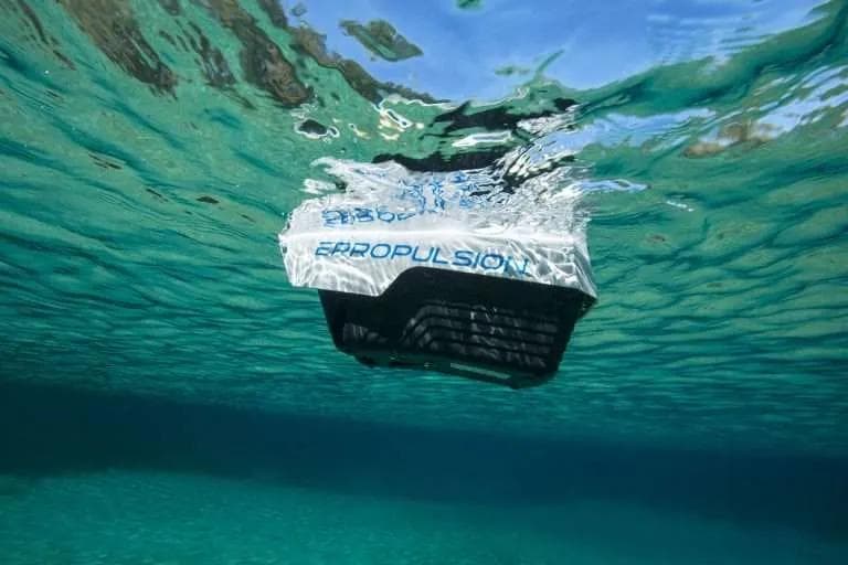 Image showcasing floatable batteries of Epropultion Spirit Evo