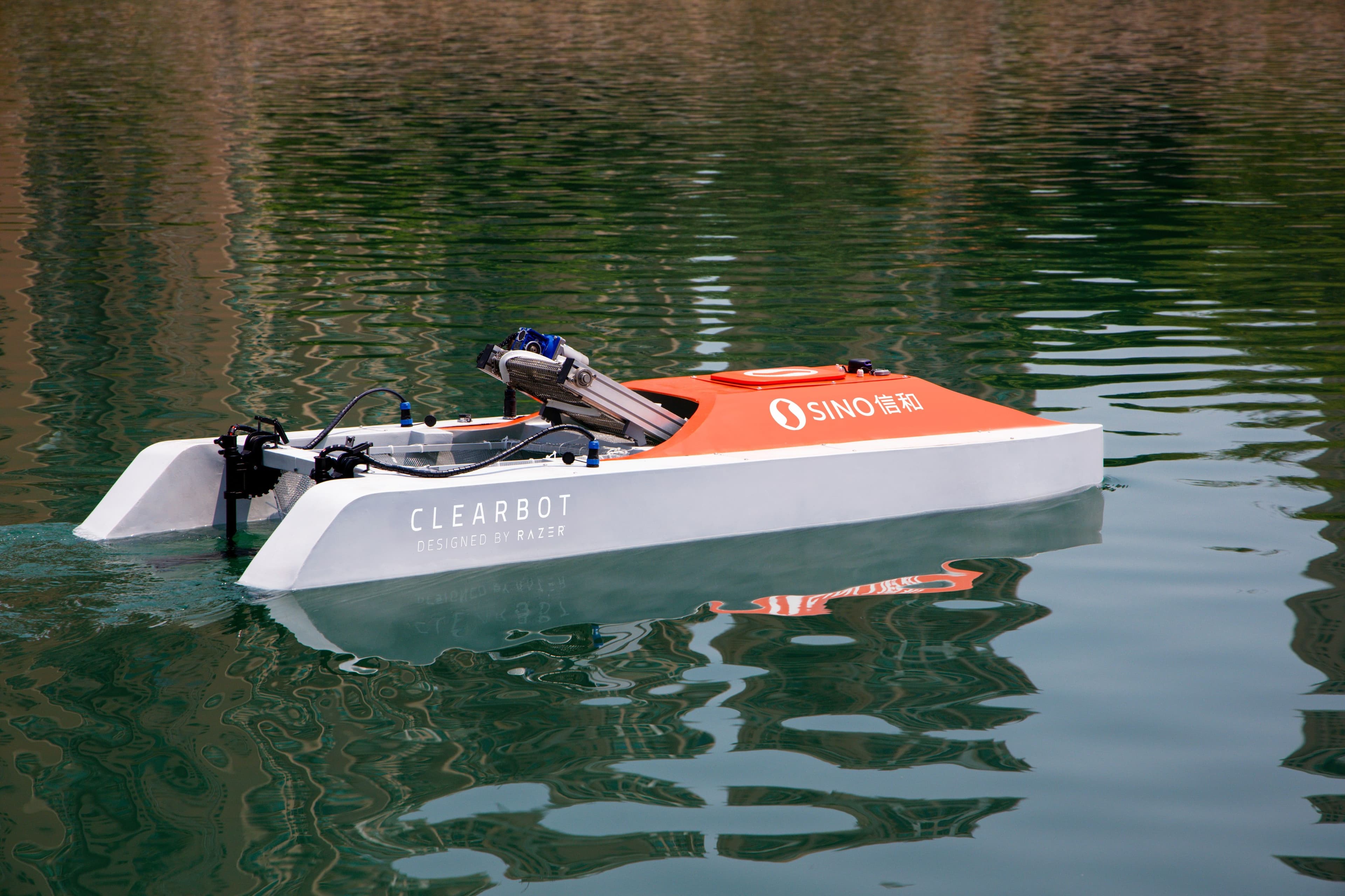Clearbot - trash cleaning boat